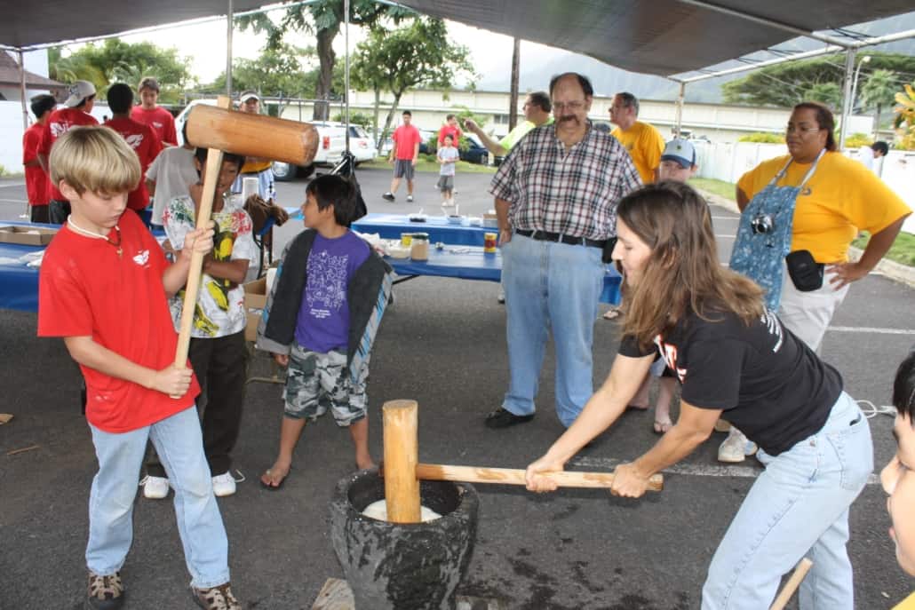 Mochi pounding day - Kahalu'u community